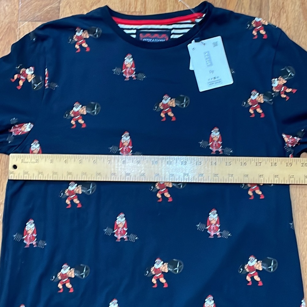 Denim and Flower Ricky Singh Santa Merry Fitness Shirt Size Large Short Sleeve - Picture 8 of 16